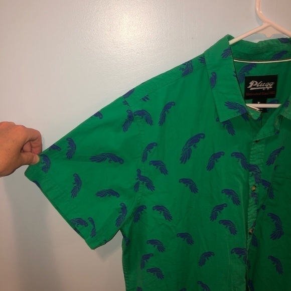 Plugg size large button down shirt green with parrot graphics - Picture 3 of 12